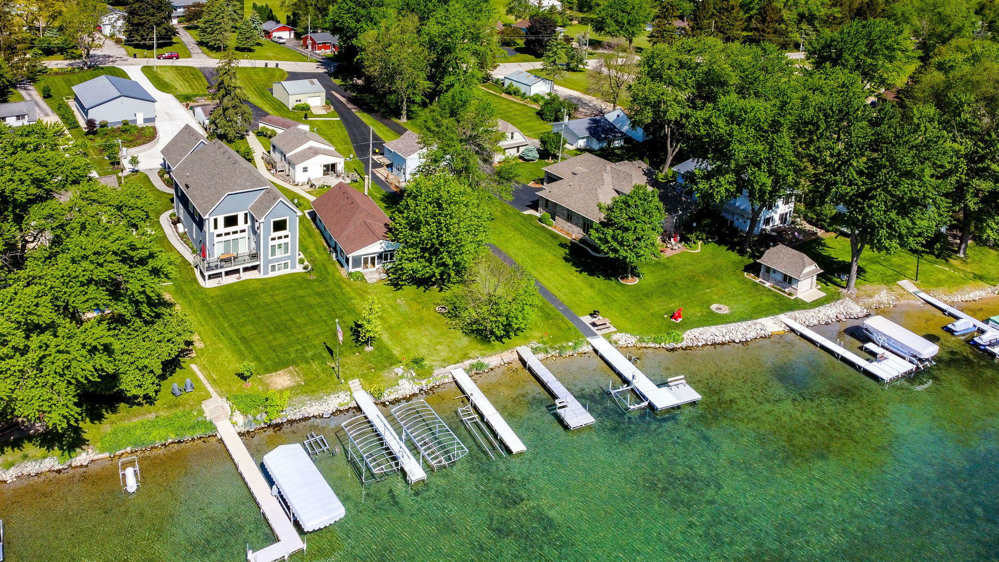 Property Photo:  3384 Lake Dr  WI 53027 