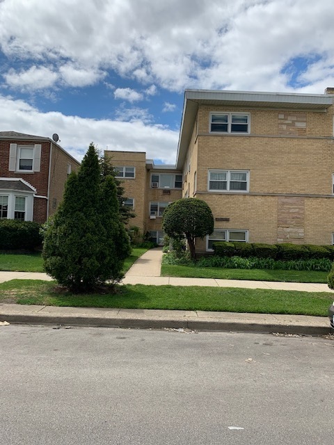 Property Photo: 2653 W Summerdale Avenue G IL 60625