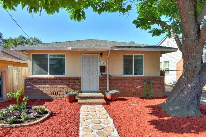 Property Photo:  5901 15th Avenue  CA 95820 