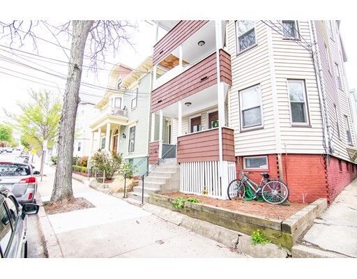 Property Photo:  21 Craigie St 2  MA 02143 