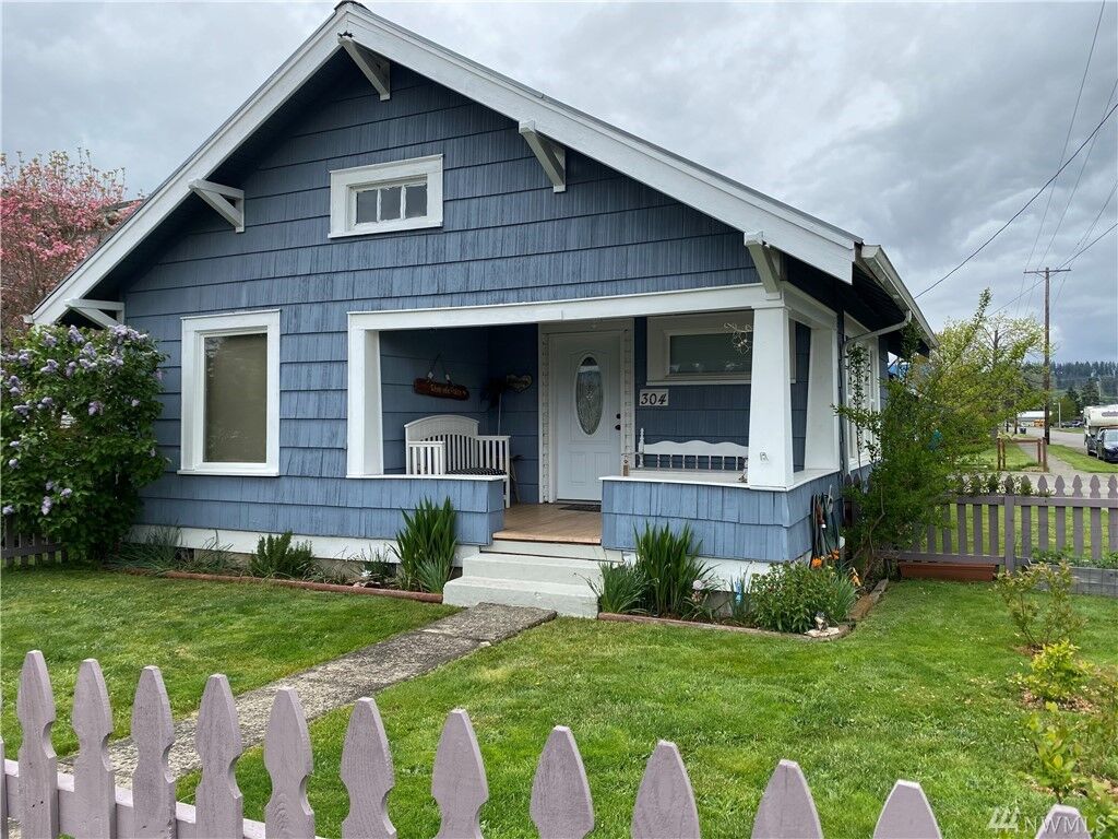 Property Photo:  304 4th Ave W  WA 98572 