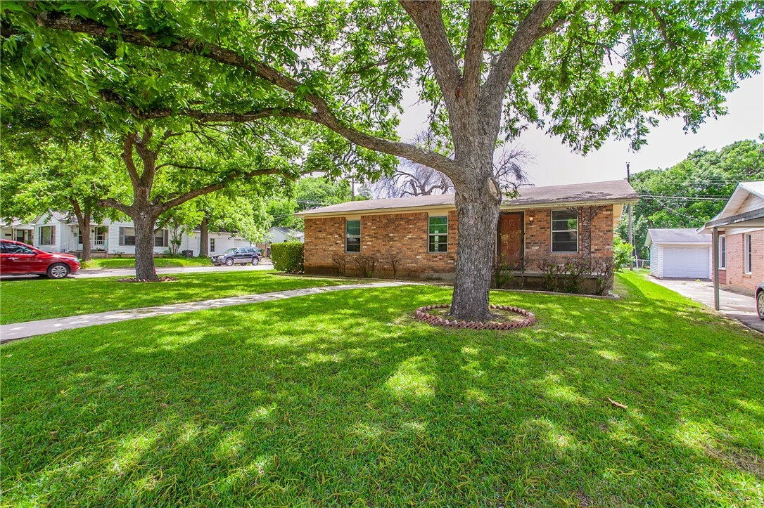 Property Photo:  3900 N 22nd Street  TX 76708 