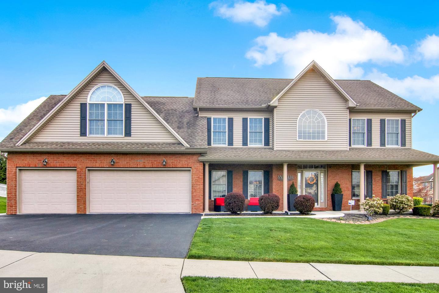 Property Photo: 5127 S Deerfield Avenue PA 17050
