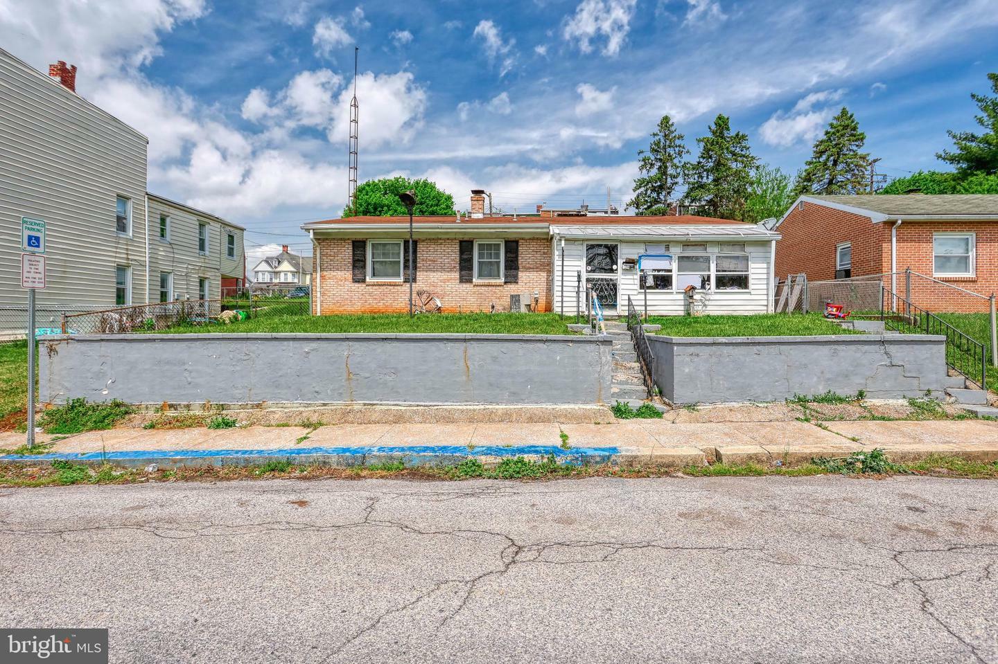 Property Photo:  829 W College Avenue  PA 17401 