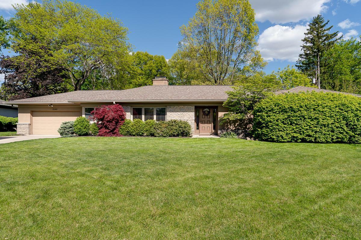 Property Photo: 3142 S Dorchester Road OH 43221