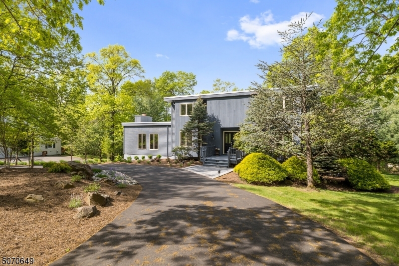 Property Photo:  805 Star View Way  NJ 08807 