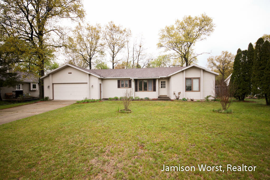 13285 Pine Oak Drive  Holland MI 49424 photo