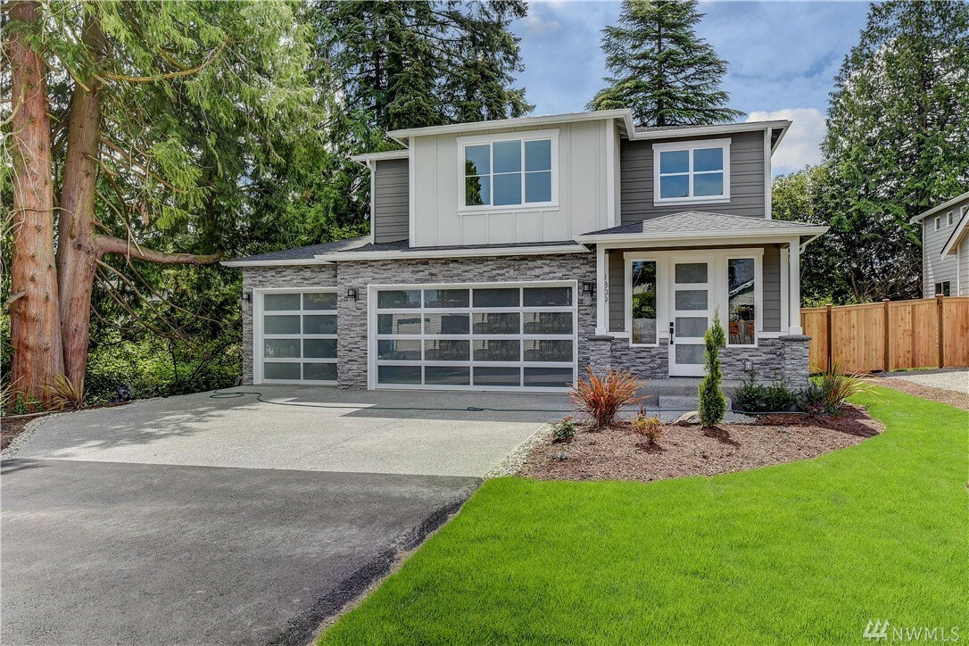 Property Photo:  1809 NE 172nd St  WA 98155 