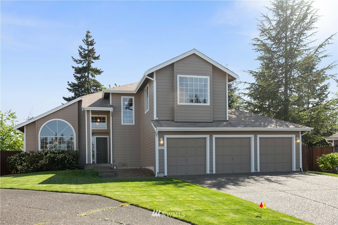 Property Photo:  21227 SE 278th Way  WA 98038 