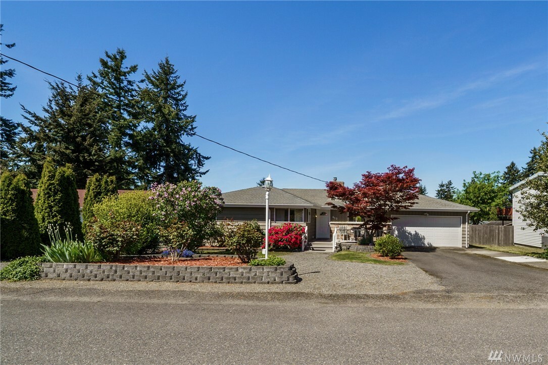Property Photo: 652 S 305th St WA 98003