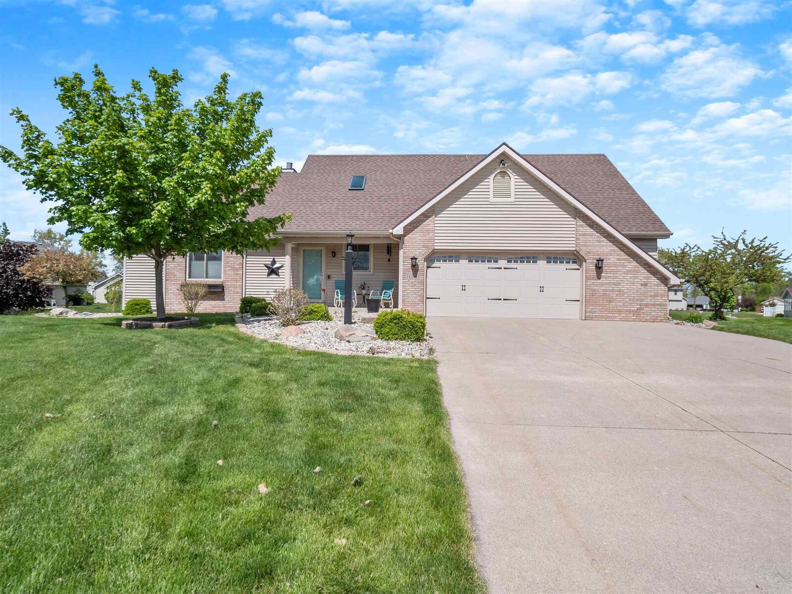 Property Photo: 606 Pellston Court IN 46825