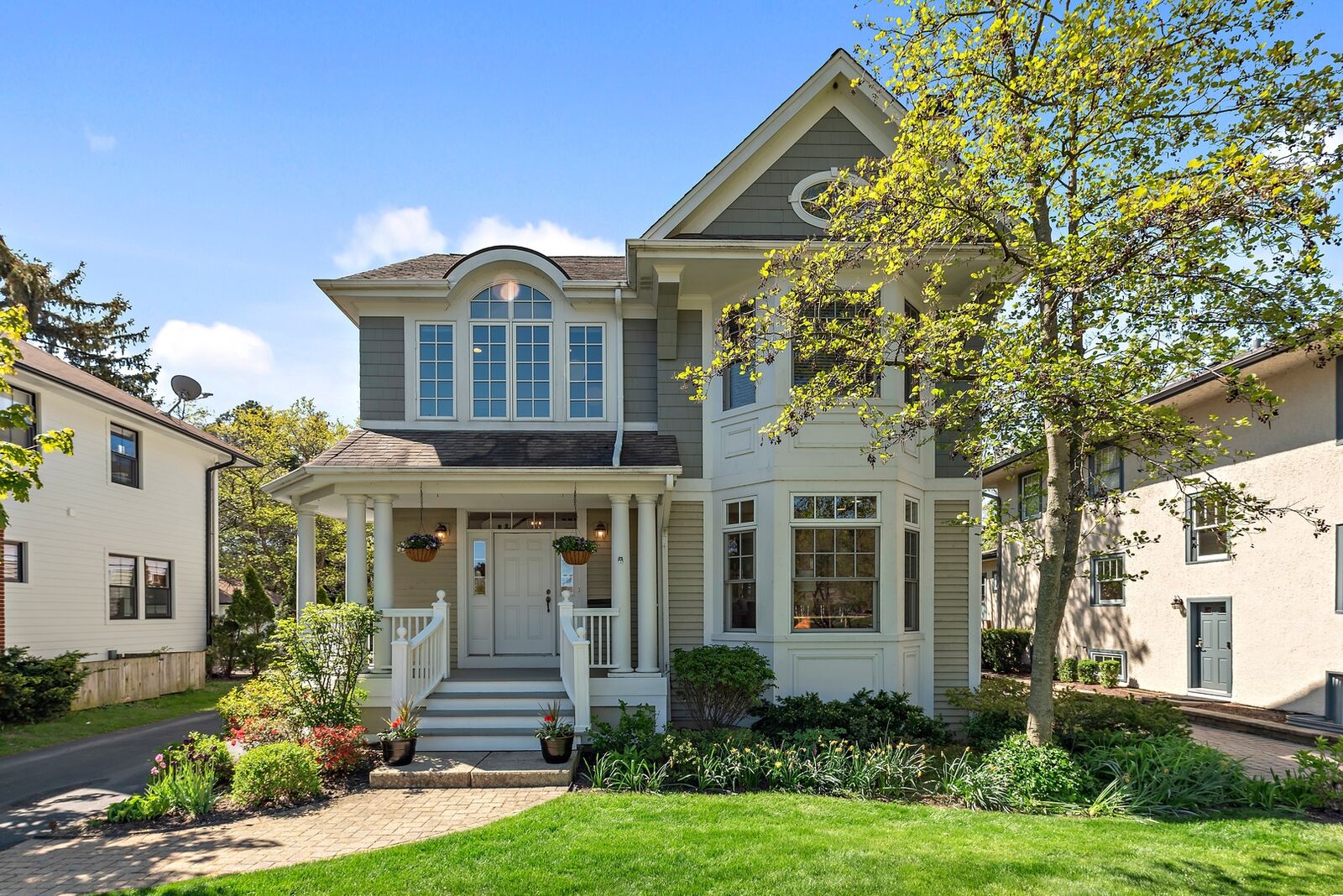 Property Photo:  846 Oak Street  IL 60093 