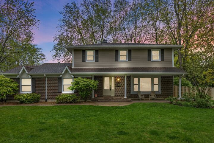 928 Cambridge Drive  Libertyville IL 60048 photo