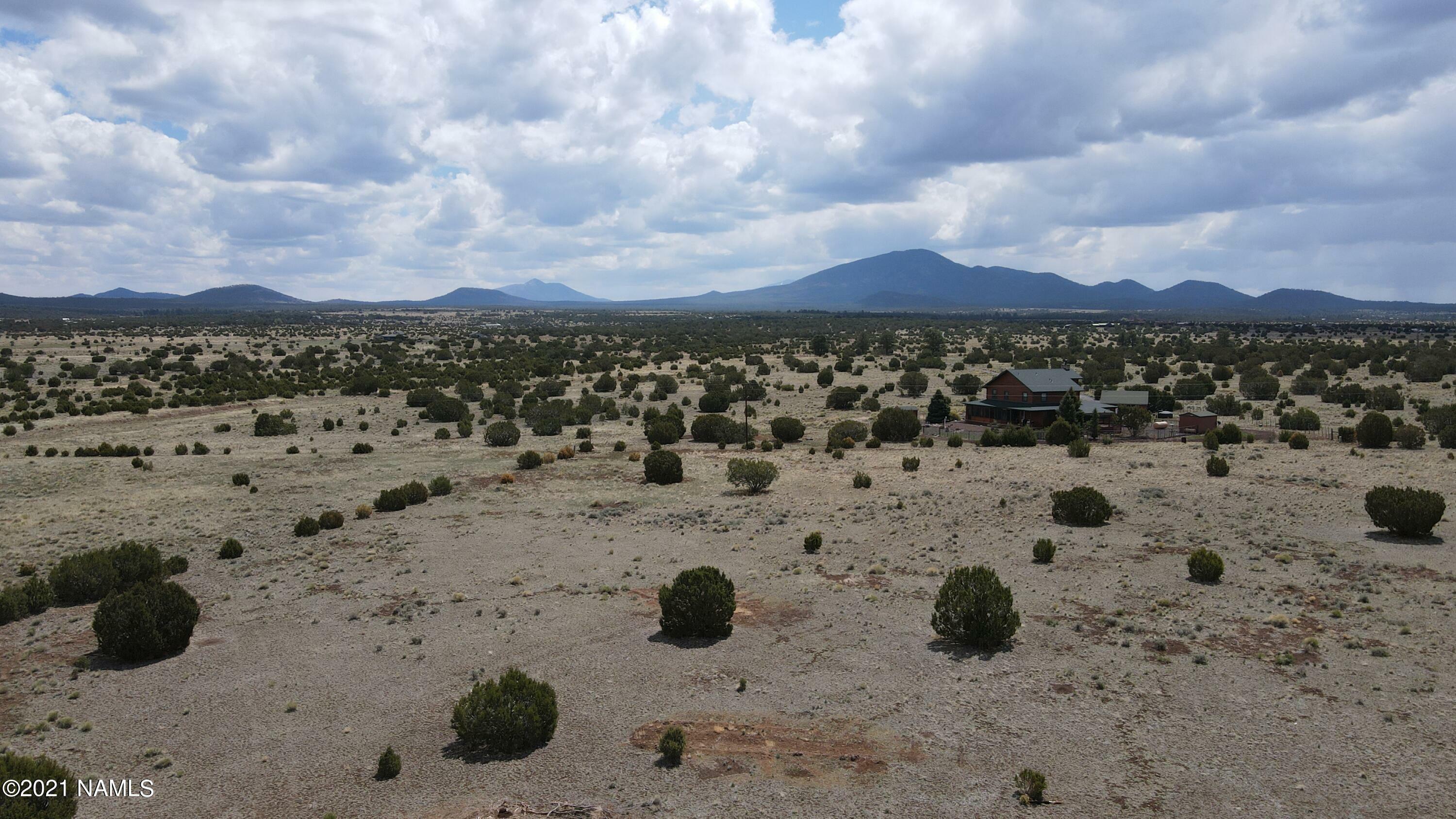 Property Photo:  7571 Tulip Trail  AZ 86046 