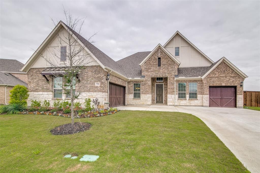Property Photo: 306 Nakoma Drive TX 75087