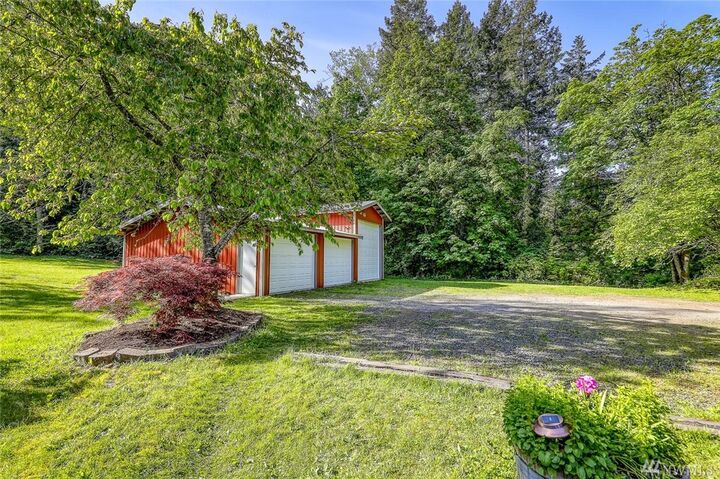 Property Photo: 6490 NE Maxwell Lane WA 98110