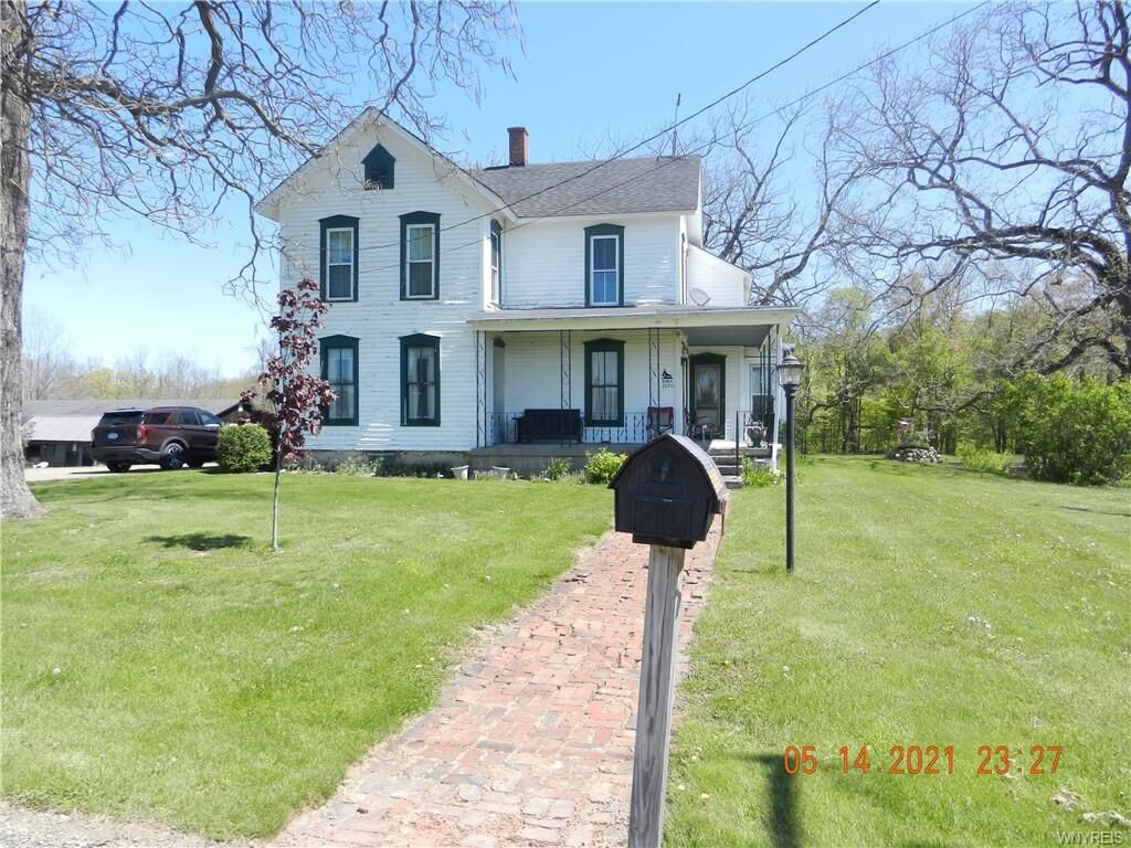 Property Photo:  1690 Pontiac Road  NY 14006