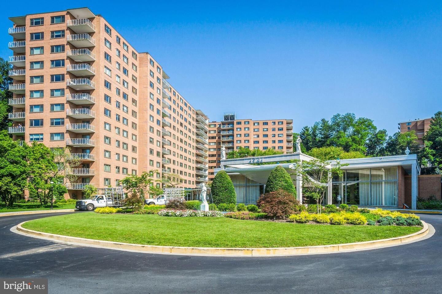 Property Photo: 4201 Cathedral Avenue NW 112E DC 20016