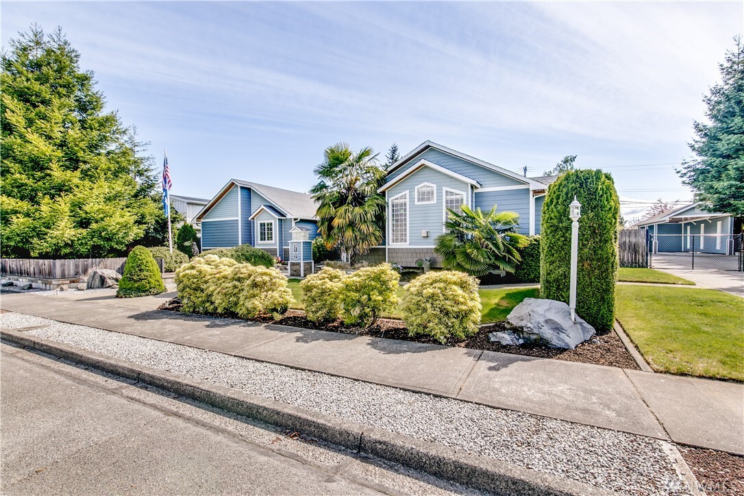 Property Photo: 3107 N Orchard St WA 98407