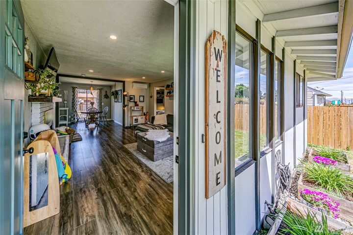 Property Photo: 1510 S Pine St WA 98362