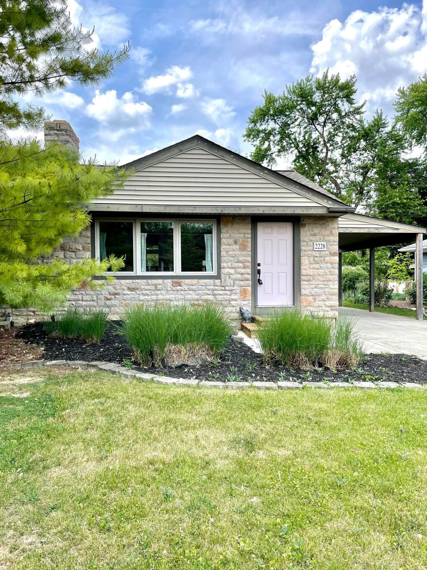 Property Photo:  2228 Cranford Road  OH 43221 