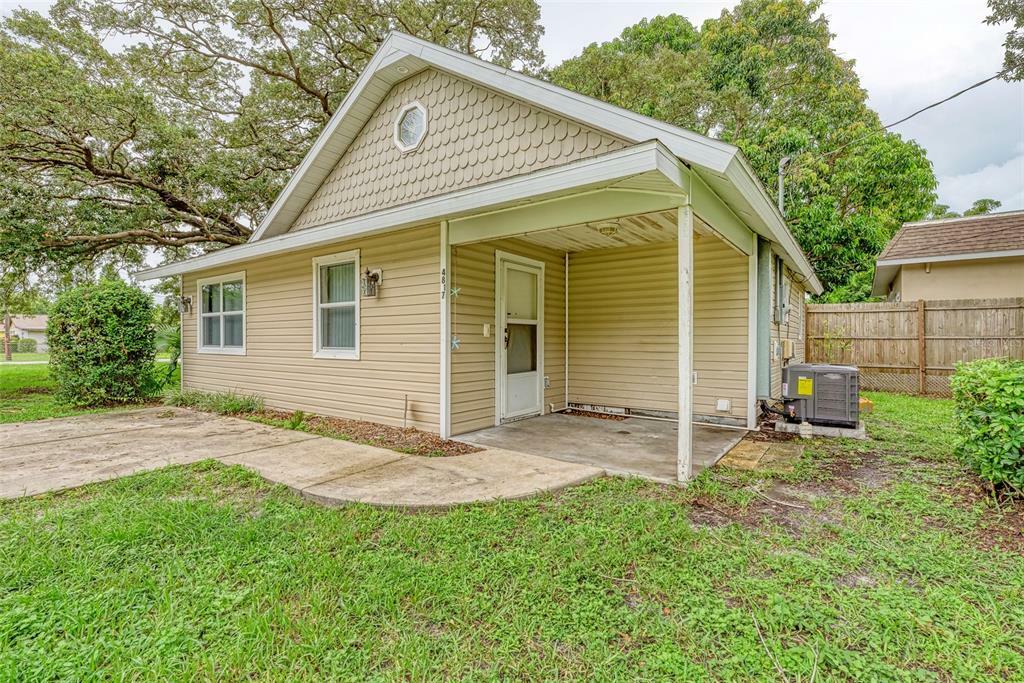 Property Photo:  4817 33rd Street W  FL 34207 