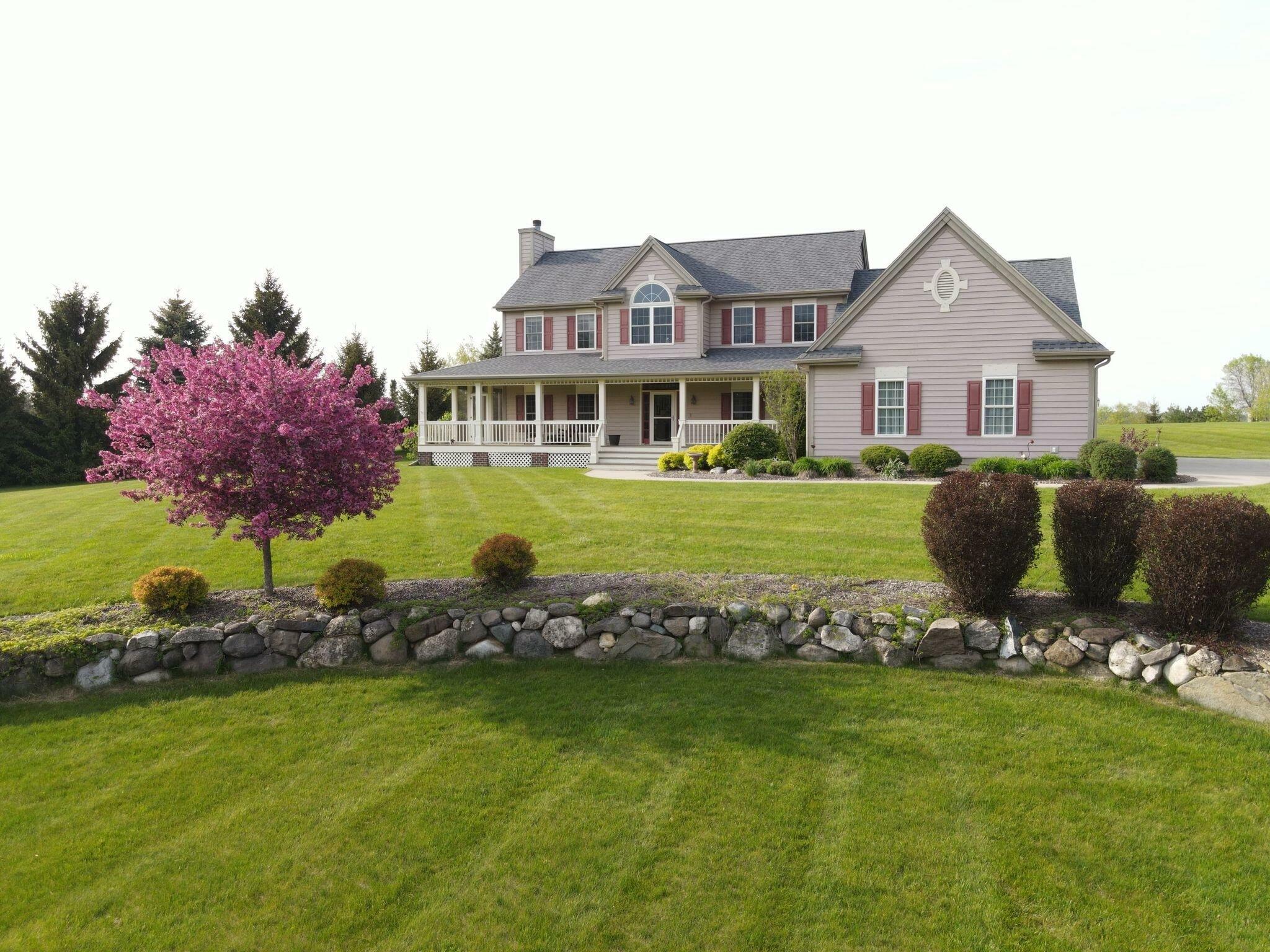 Property Photo: 1914 Field Cliffe Dr WI 53076