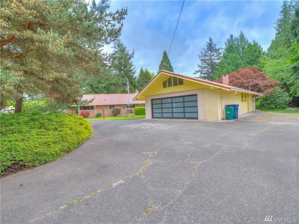 Property Photo:  23845 SE 471st St  WA 98022 