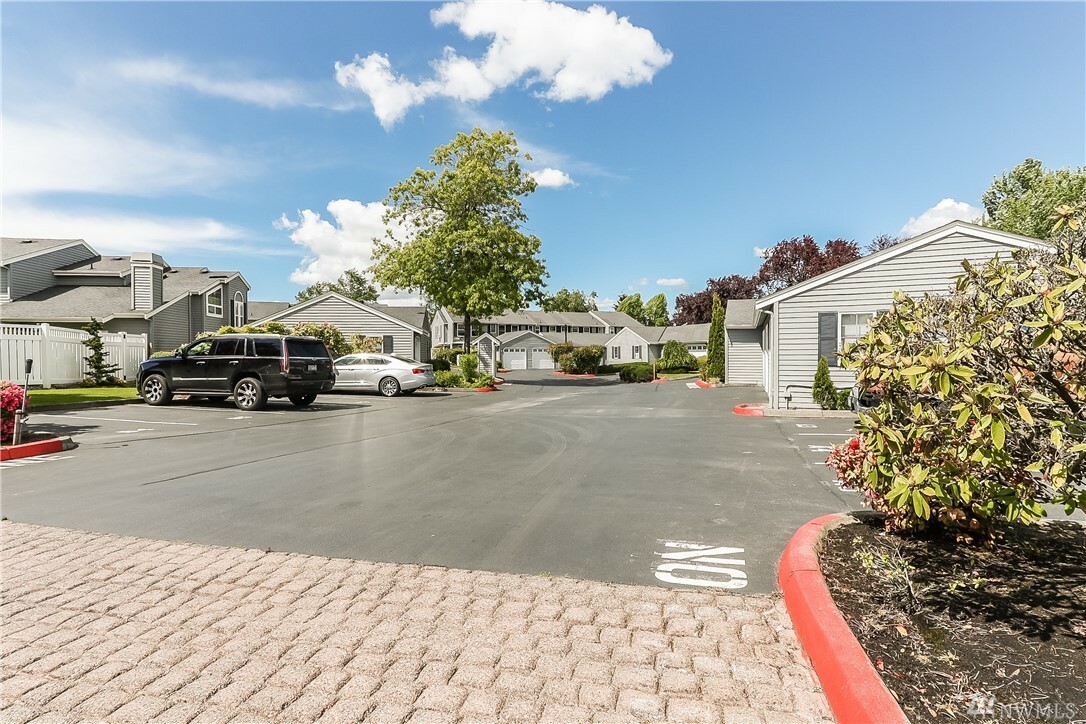 Property Photo: 5928 S 238th Ct A2 WA 98032