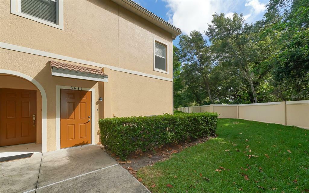 Property Photo:  3631 Parkridge Circle 11-204  FL 34243 