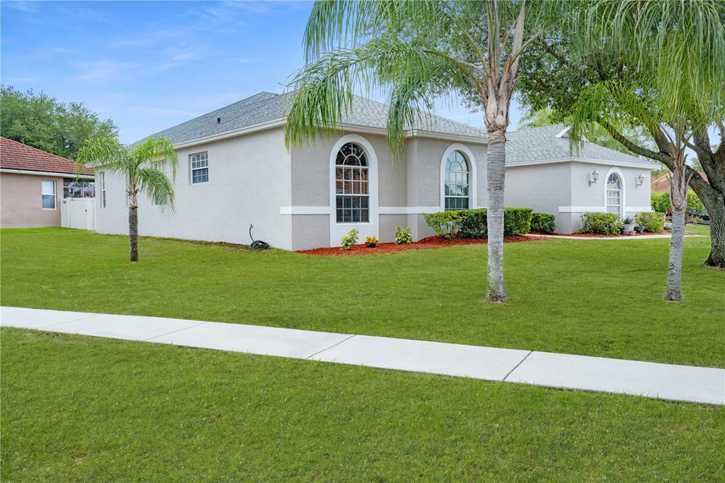 Property Photo:  1012 Tuscanny Street  FL 33511 