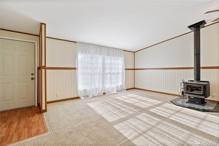 Property Photo: 28011 28th Ave E WA 98387