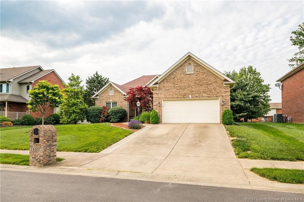 Property Photo:  4007 Weatherby Way  IN 47150 