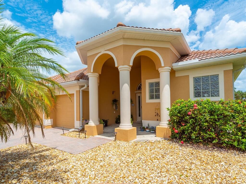 Property Photo:  12112 Granite Woods Loop  FL 34292 