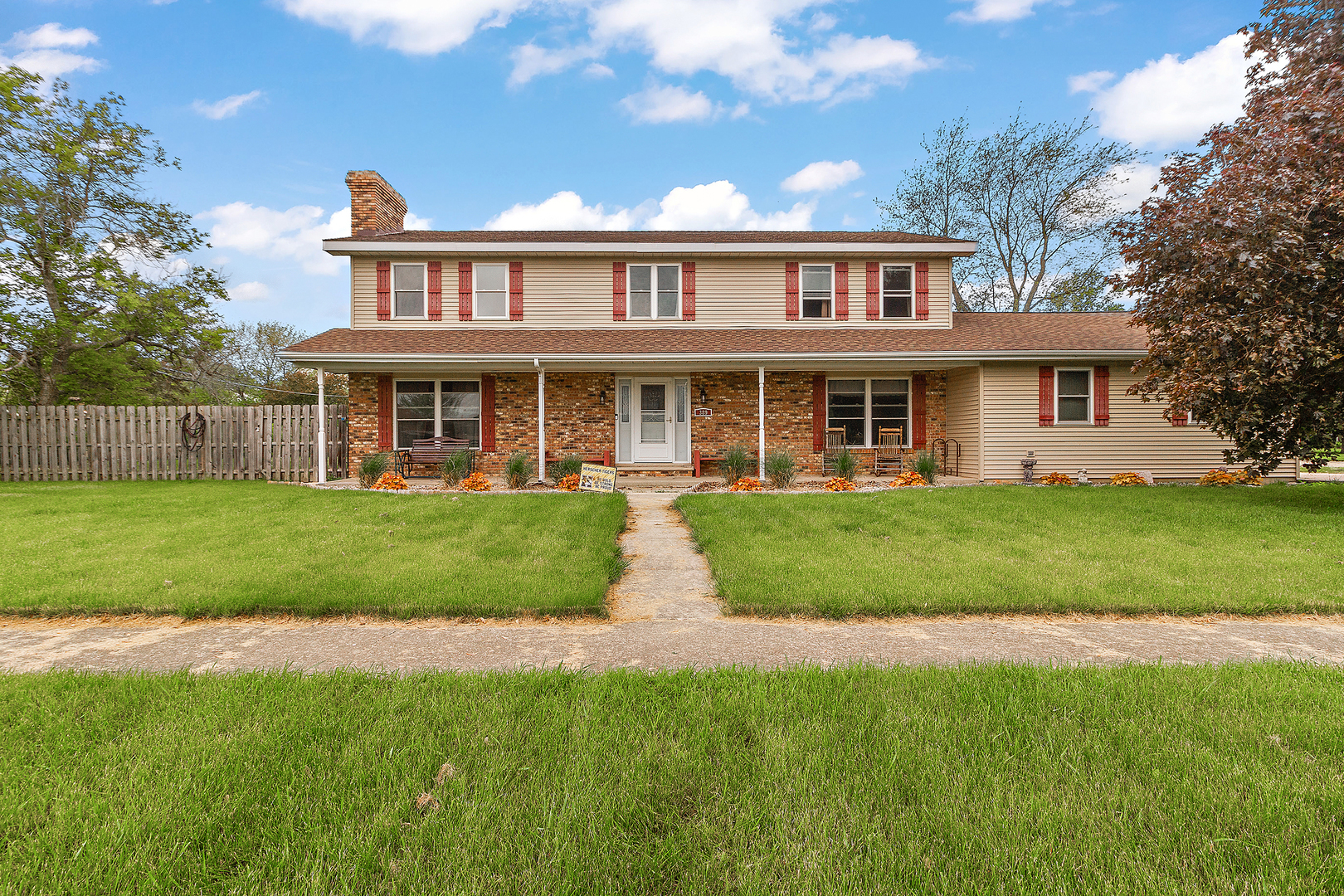 Property Photo:  389 N Mulberry Street  IL 60941 