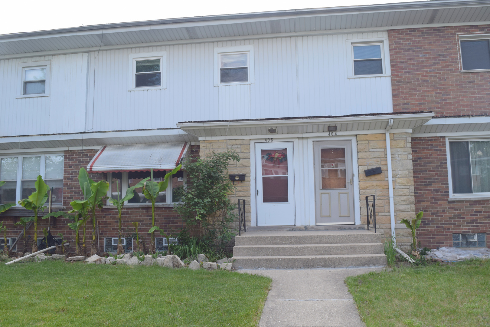 Property Photo:  408 Oak Street  IL 60016 