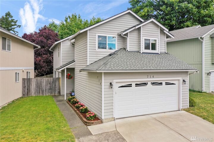 Property Photo: 714 NE Flagstone Lane WA 98310