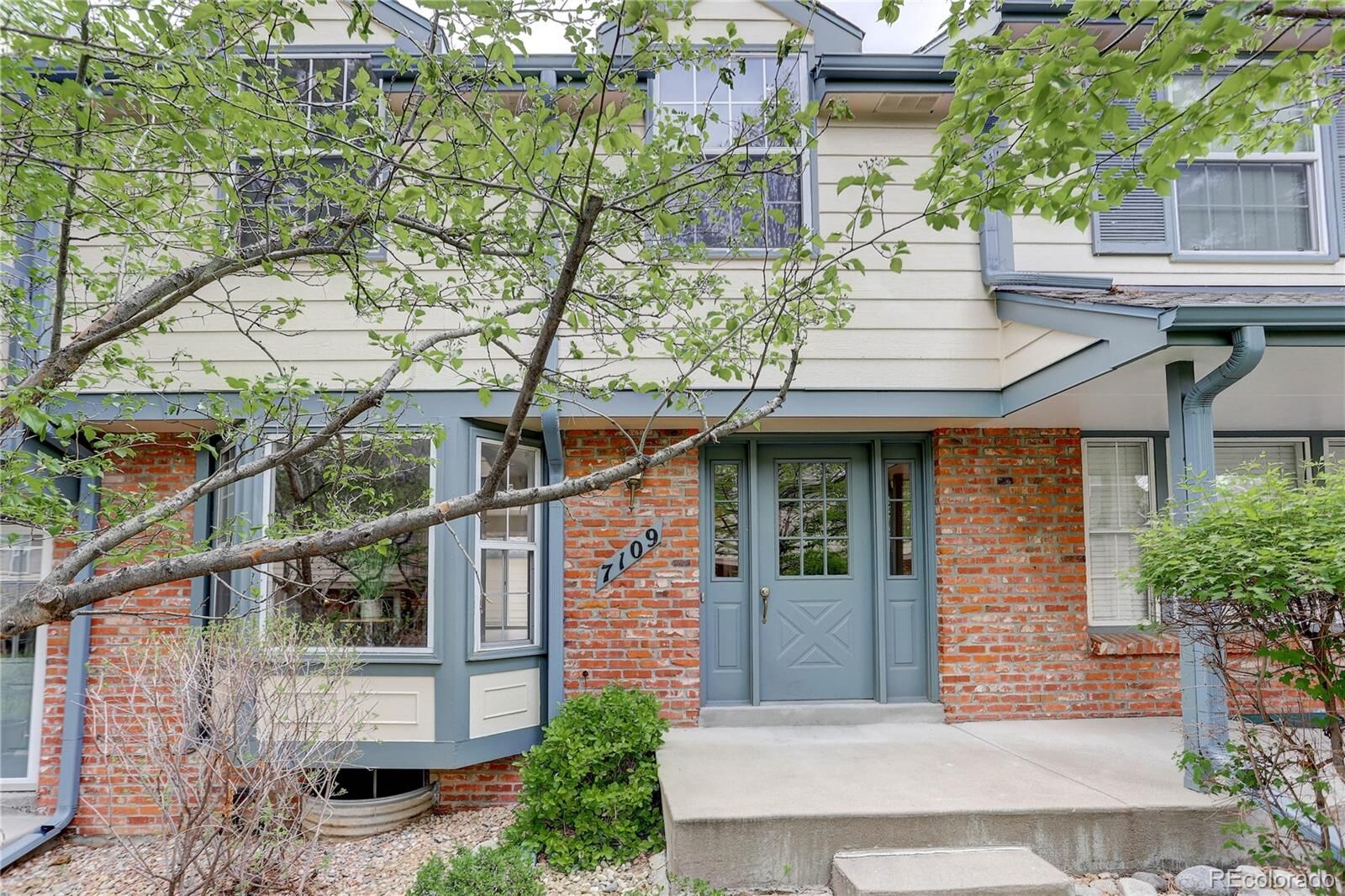 Property Photo:  7109 E Briarwood Drive  CO 80112 