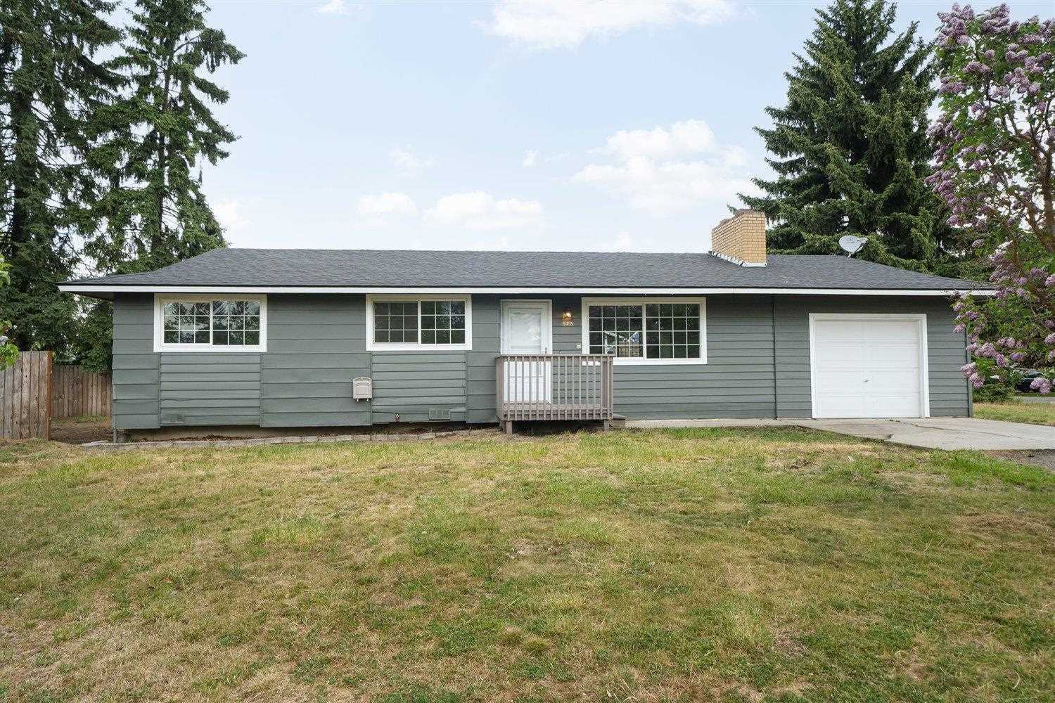 Property Photo:  923 E Percival St  WA 99022 