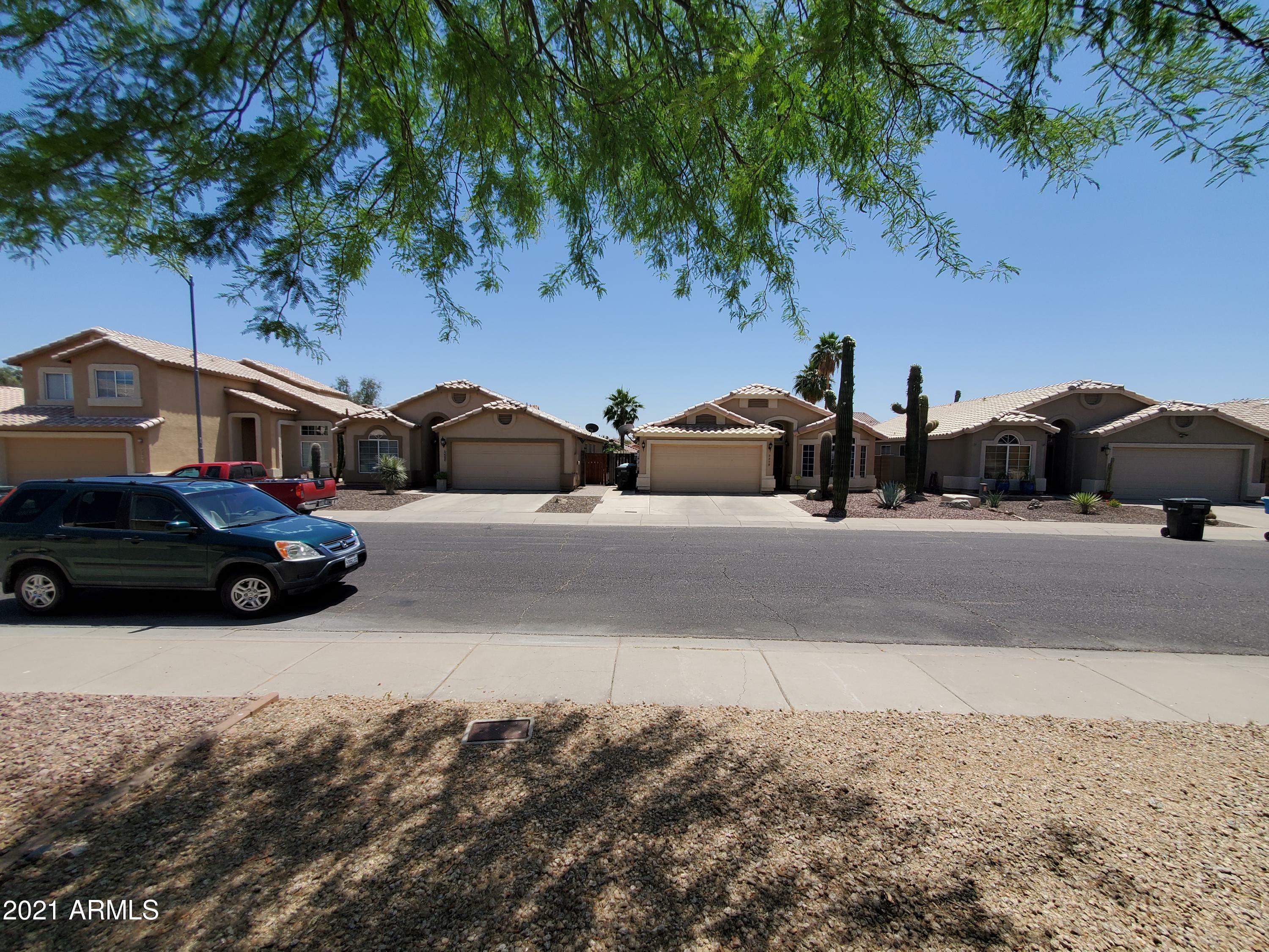 Property Photo:  2208 E Morrow Drive  AZ 85024 