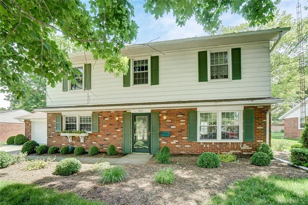 Property Photo: 923 Maplecrest Drive OH 45373