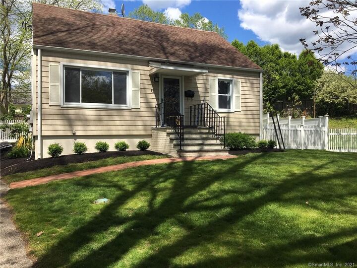82 Timothy Street  Fairfield CT 06824 photo