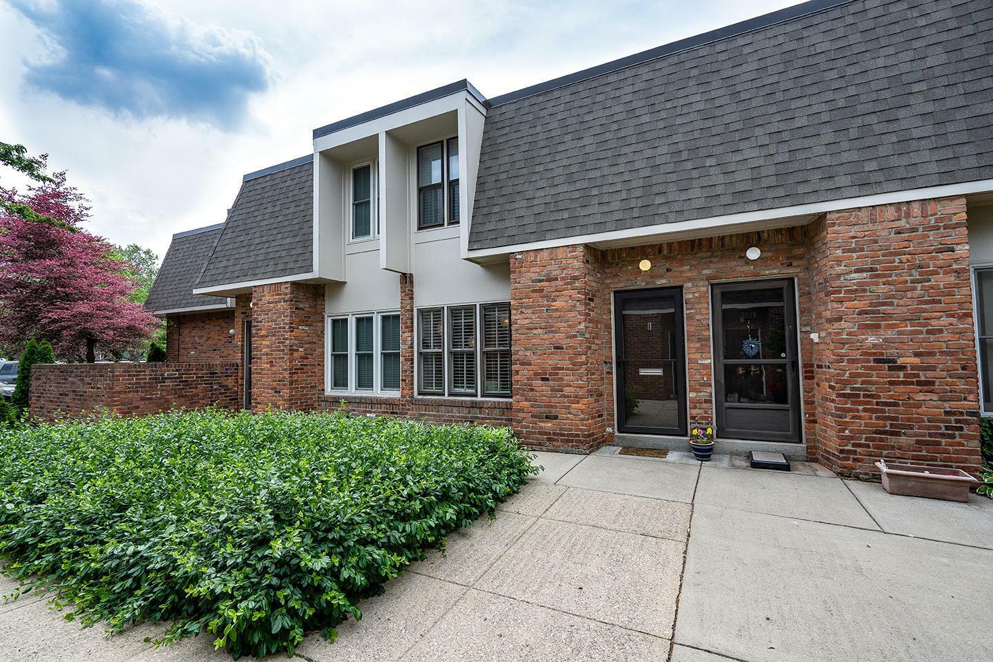 Property Photo:  1615 Lafayette Drive  OH 43220 