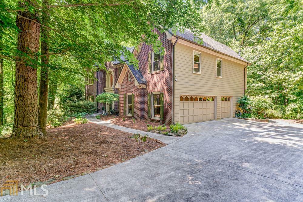 Property Photo: 1335 Village Oaks Lane GA 30043