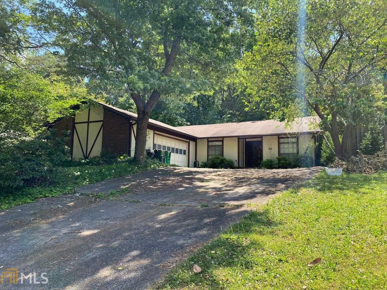 Property Photo: 1241 Allgood Road GA 30083