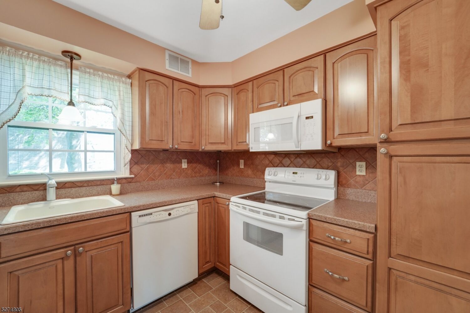Property Photo:  33 Briarwood Path  NJ 07066 