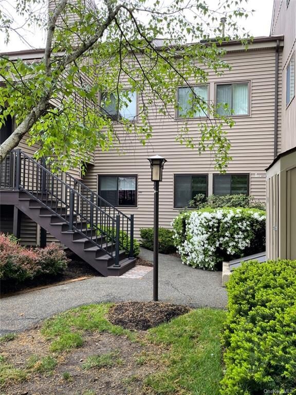 Property Photo:  7 Nicole Circle 7  NY 10562 