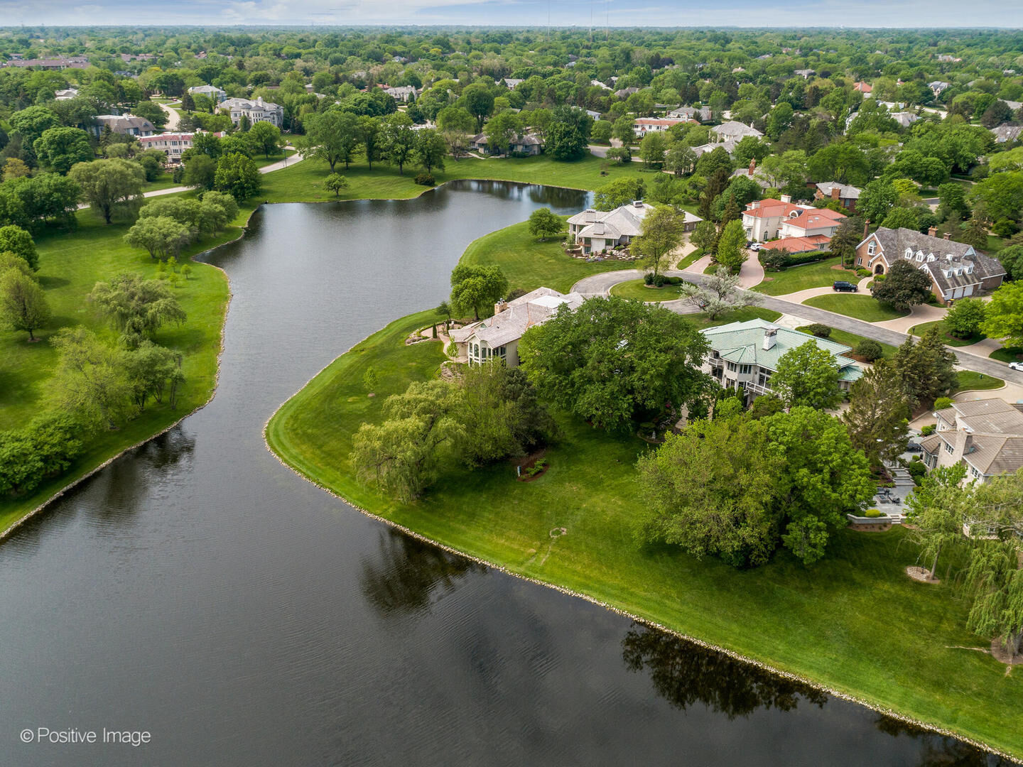 Property Photo: 102 Midwest Club Parkway IL 60523