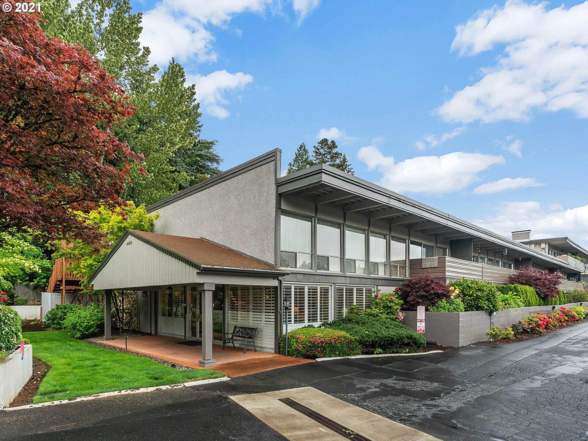 Property Photo: 4460 SW Scholls Ferry Rd #4 OR 97225