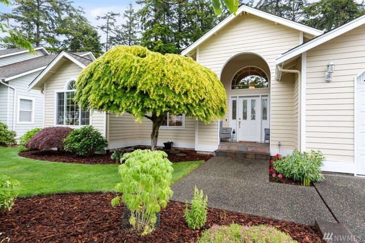 Property Photo:  2560 SW Capital Dr  WA 98277 